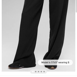 ALO Yoga Muse Wide Leg Pant sold out everywhere